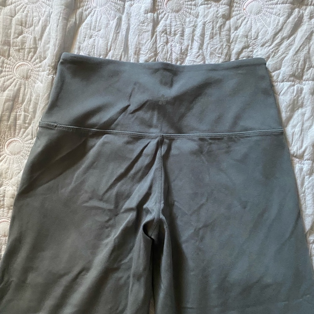 Women's Olive Green Wide-Leg Pants - Picture 9 of 10